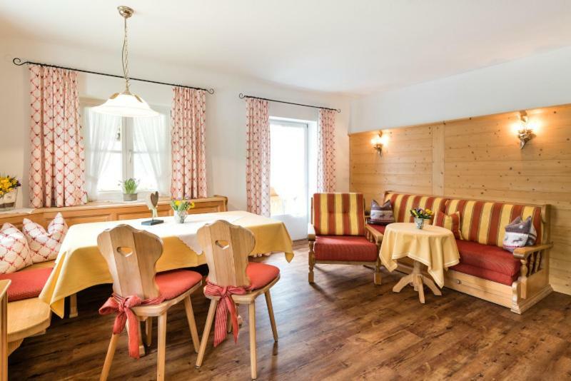 Ferienwohnung - Cafe Mali บาดฮินเดลัง ภายนอก รูปภาพ